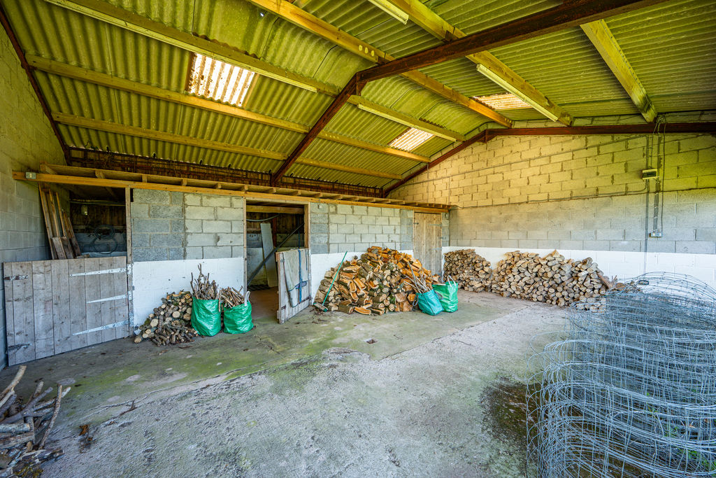 Barn and Stables- click for photo gallery